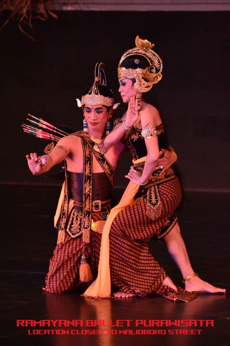 KURSI RAMAYANA BALLET PURAWISATA