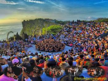 The difference between Barong Dance and Kecak Dance